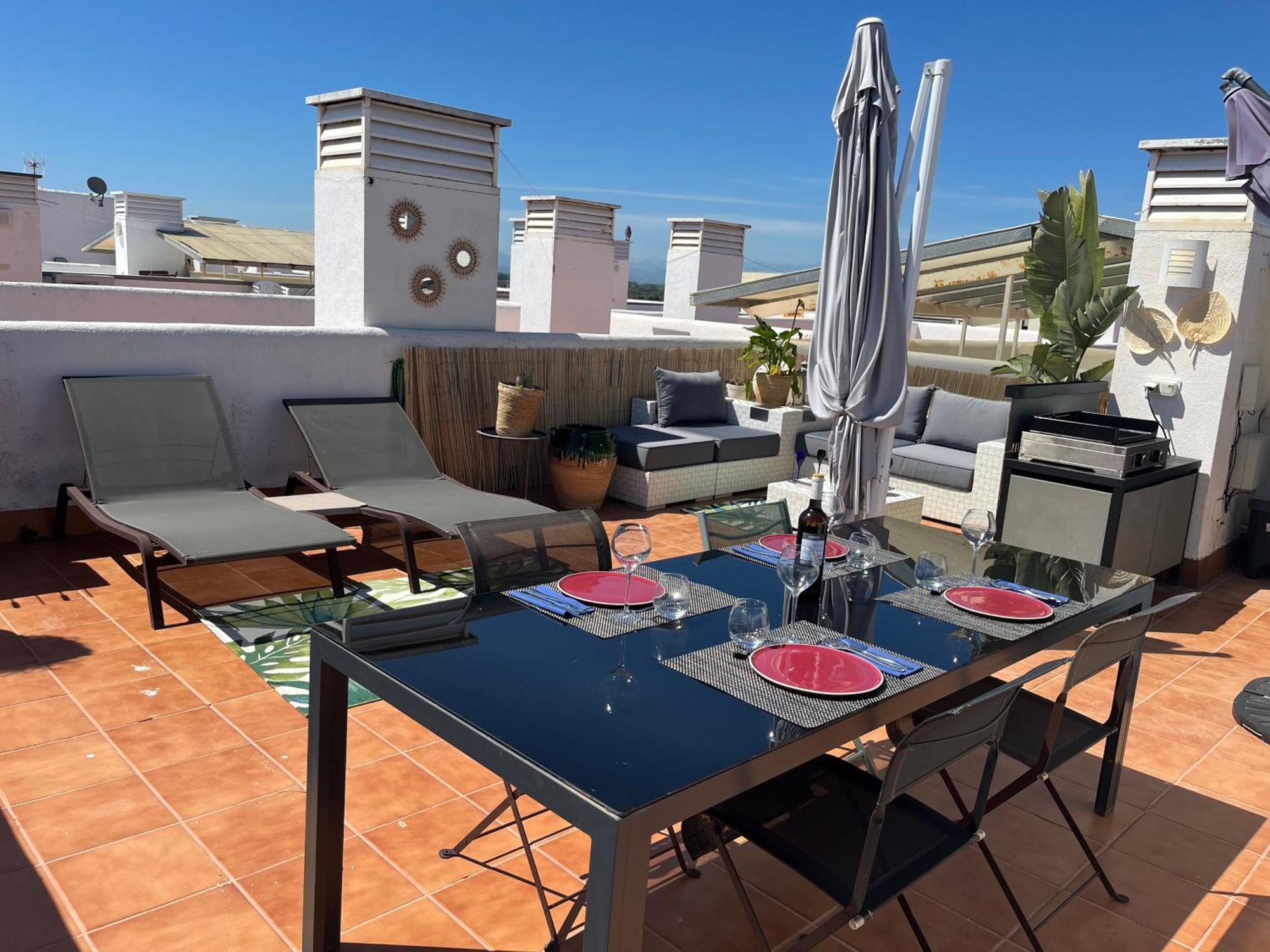 Appartement Avec Terrasse Sur Le Toit Vue Mer Росас Экстерьер фото