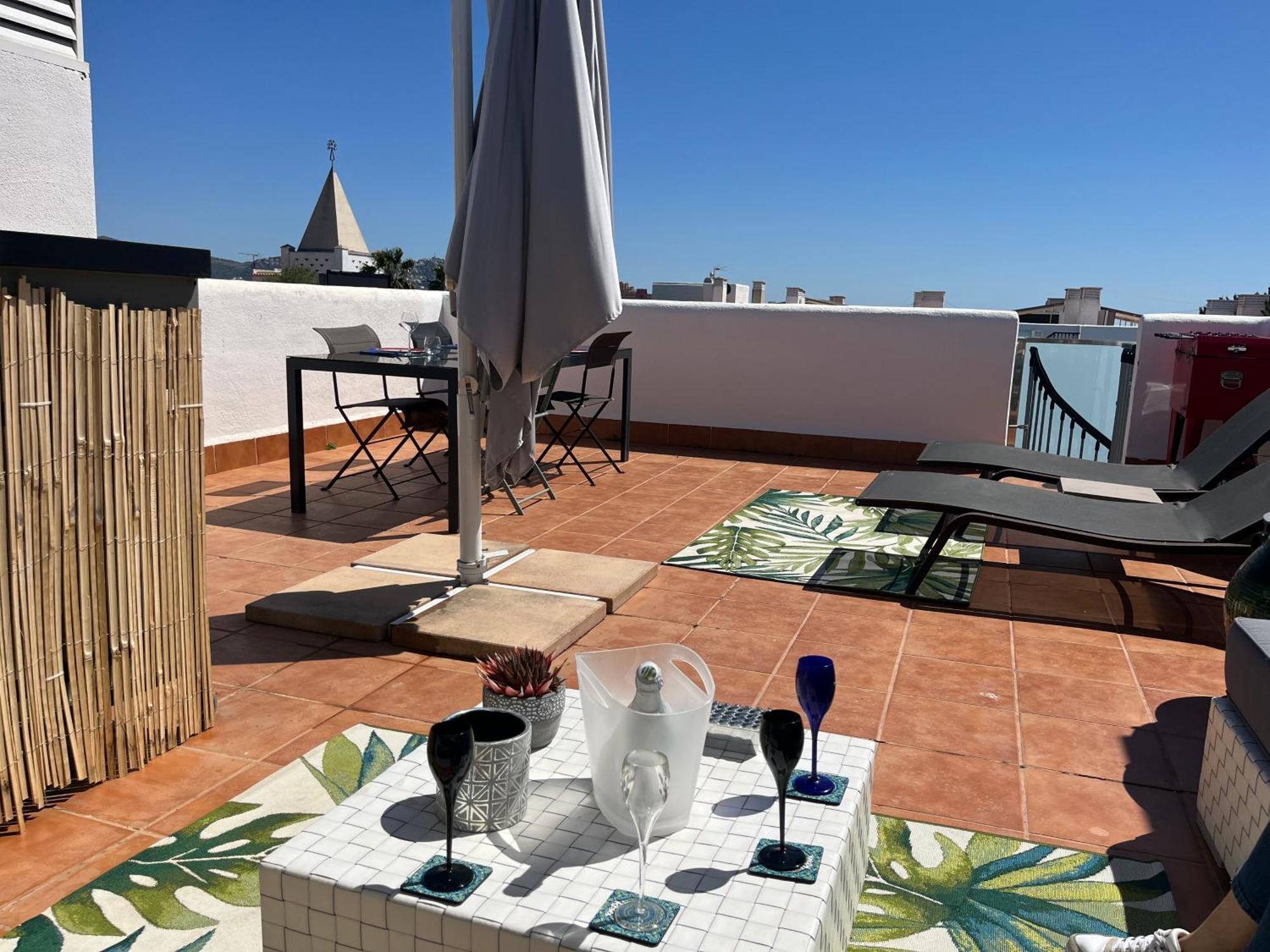 Appartement Avec Terrasse Sur Le Toit Vue Mer Росас Экстерьер фото