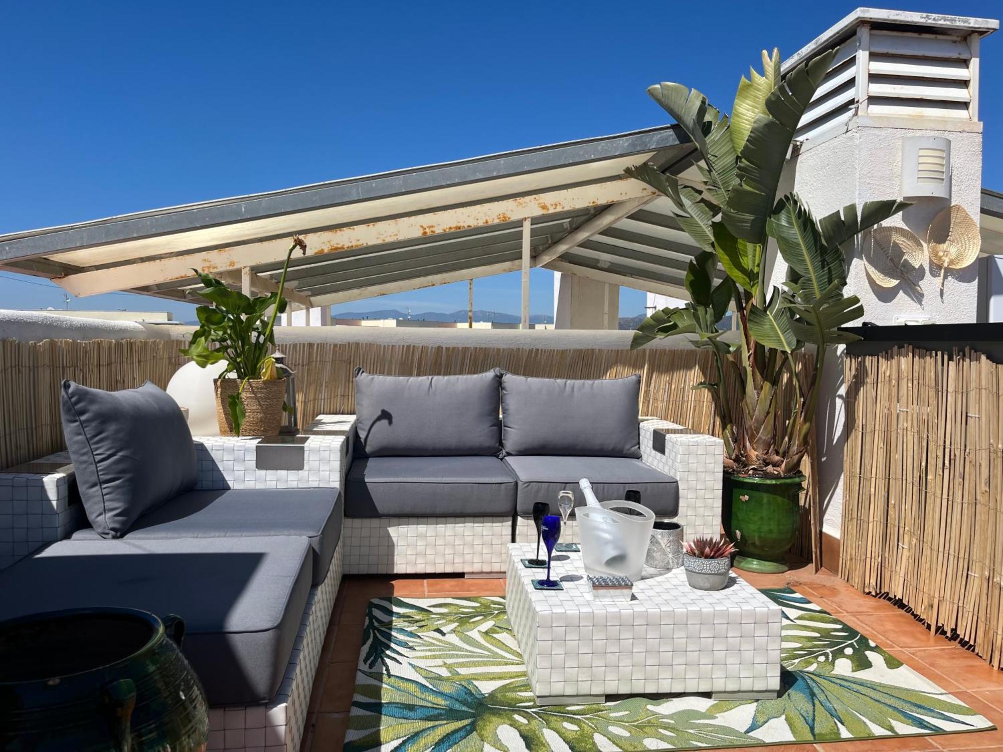 Appartement Avec Terrasse Sur Le Toit Vue Mer Росас Экстерьер фото